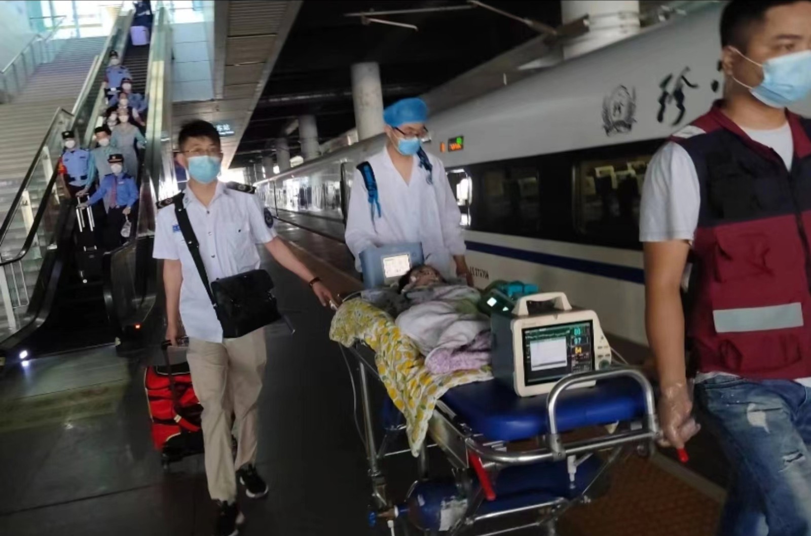 尚义县高铁转运公司